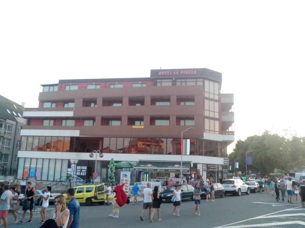 La Piazza Primorsko Rooms & Apartments Kültér fotó