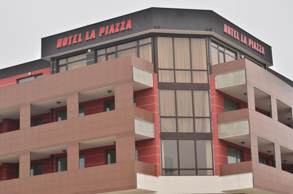 La Piazza Primorsko Rooms & Apartments Kültér fotó
