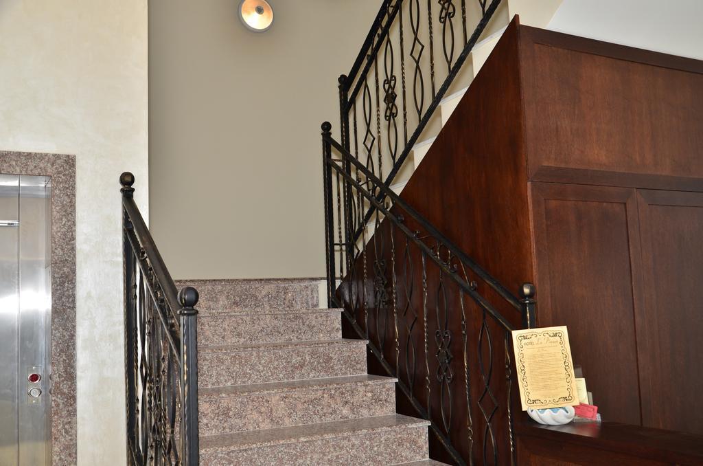 La Piazza Primorsko Rooms & Apartments Kültér fotó
